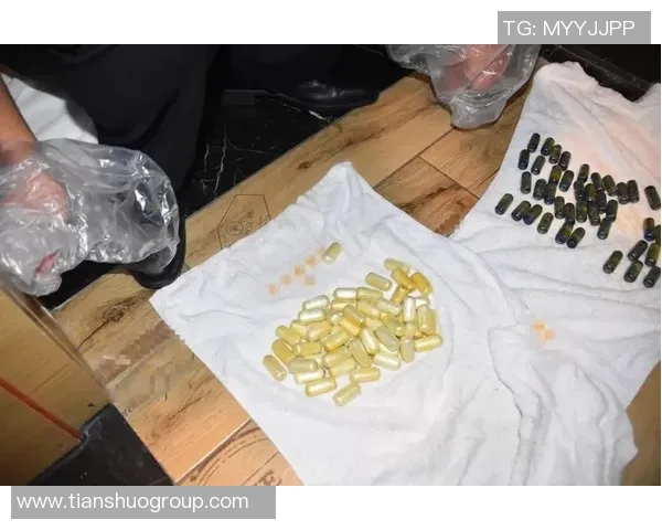 球星签名足球藏毒事件曝光警方破获跨国贩毒网络 球星签名足球藏毒事件曝光警方破获跨国贩毒网络