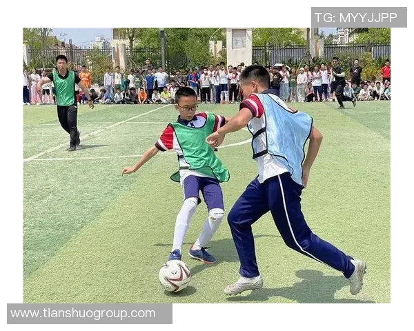 足球场上梦想起航,球星歌声激昂奋进 足球场上梦想起航,球星歌声激昂奋进