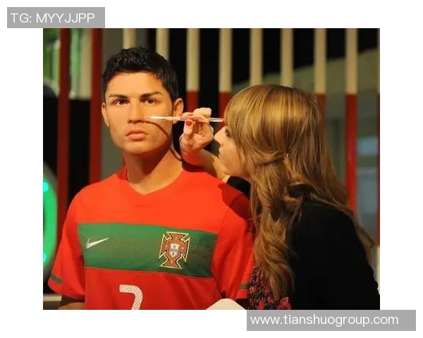 足球明星们首次观赏自己蜡像的真实反应与幕后故事揭秘